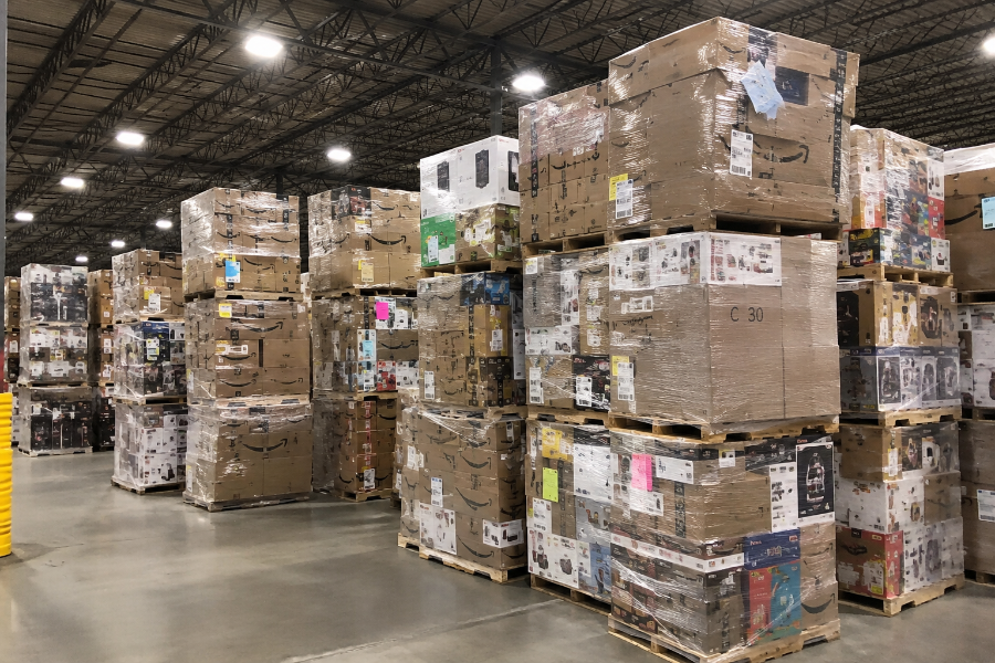 Реальний склад з паллетами Amazon Returns